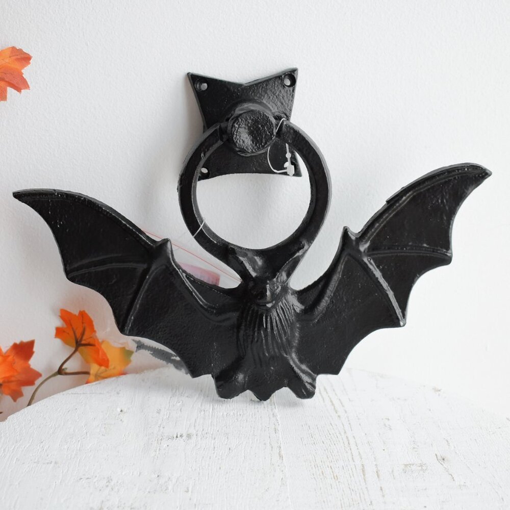 Black Cast Iron Metal Vampire Bat Door Knocker Gothic Farmhouse Halloween Decor